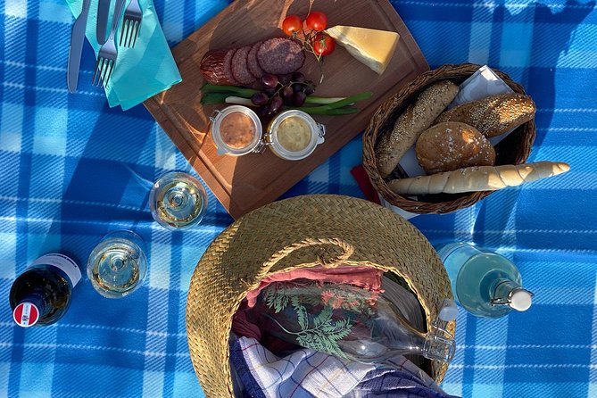 Wine Picknick overlocking vienna - Food, wine, and the pace of the stop