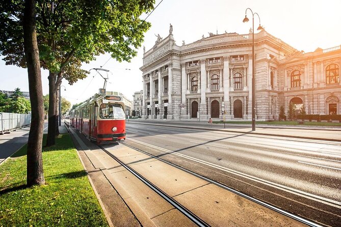 Wine & Vienna - the most popluar VIP Tour in Vienna - Why this small Ape ride feels different