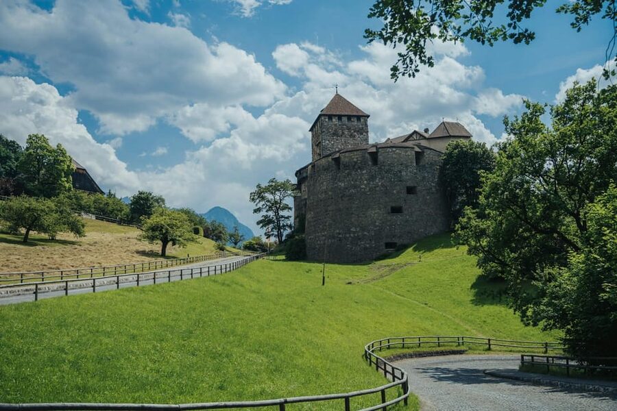 Zurich: Private Liechtenstein, Austria, and Germany Day Trip - What the private vehicle changes